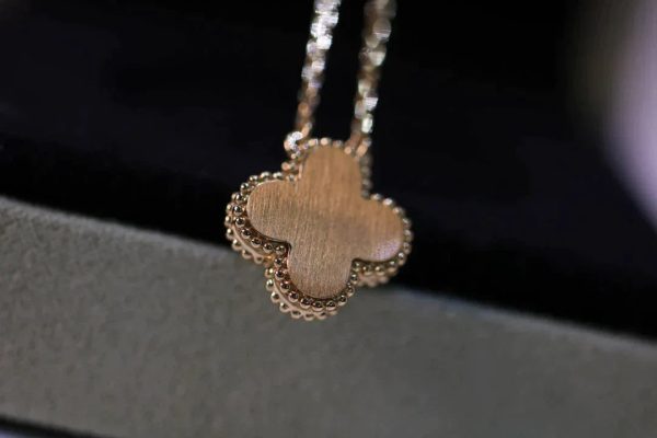 Clover Necklace Gold Diamond Onyx