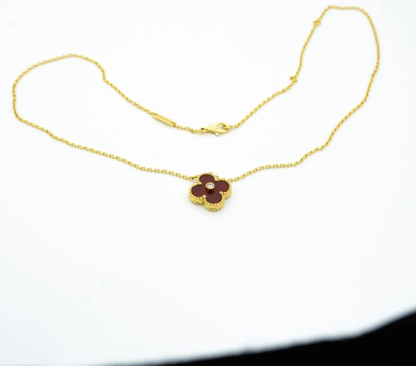 Clover Necklace Gold Diamond Carnelian