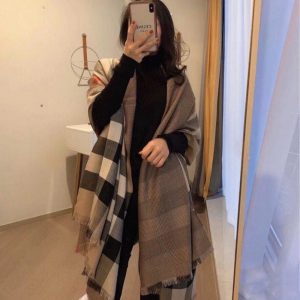 Burberry Women’s Shawl/Scarf