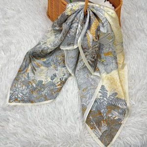 68cm 100% Mulberry Silk Scarf Square, Women’s Scarf, Fashion Scarf, Bandana, Bag Accessory, Vintage Silk Scarf，Gift-Packaged Free Shipping