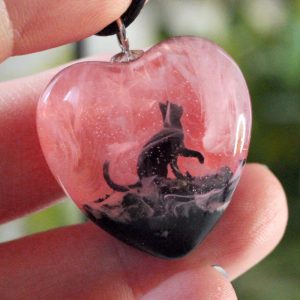 Black Cat Necklace – Glowing Wood Resin Heart Shaped Necklace – Handmade Cat Lover Jewelry, Cute Jewellery for Woman, Cat Lover Accessory